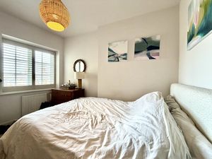 Bedroom- click for photo gallery